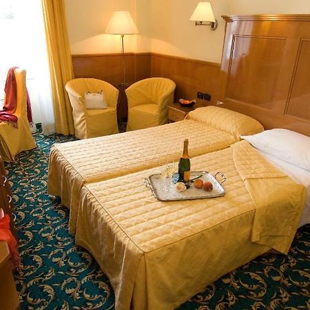 Hotel Cinque Giornate Milan Exterior photo
